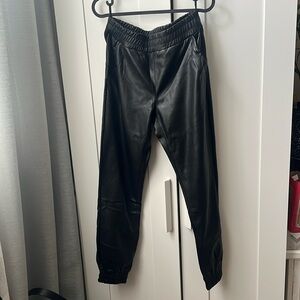 Leather jogger in XS